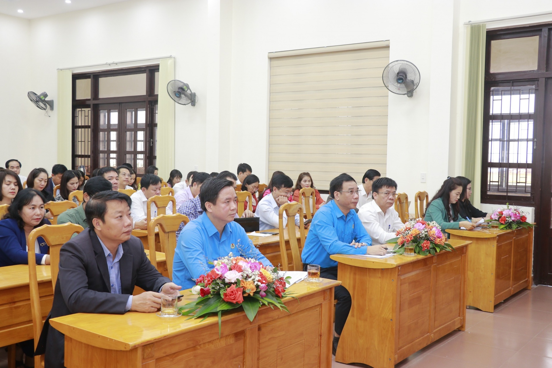 Xây dựng tổ chức Công đoàn vững mạnh và tích cực xây dựng Đảng, xây dựng chính quyền