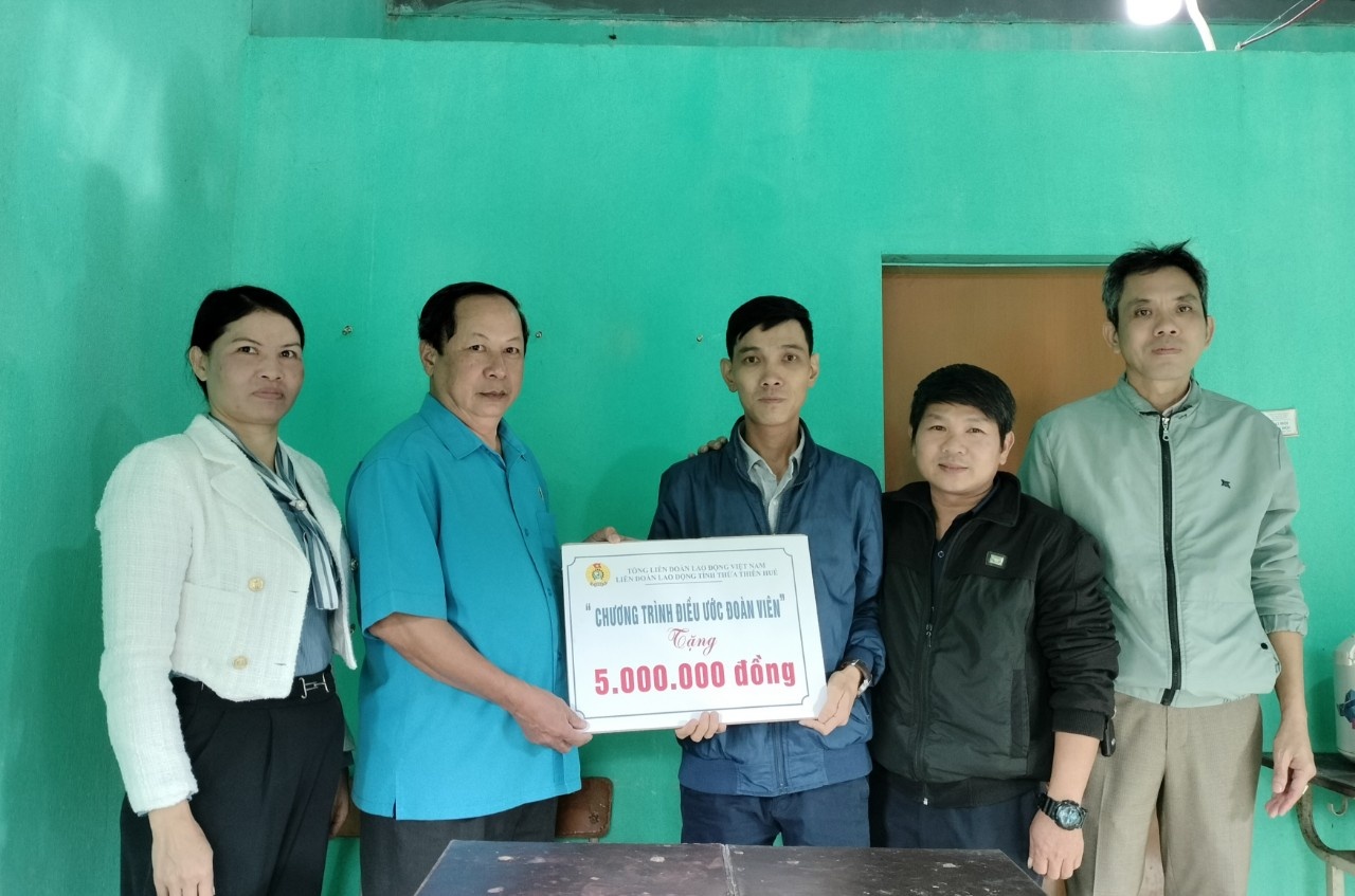 Mang điều ước đến với đoàn viên có hoàn cảnh khó khăn Mang điều ước đến với đoàn viên có hoàn cảnh khó khăn