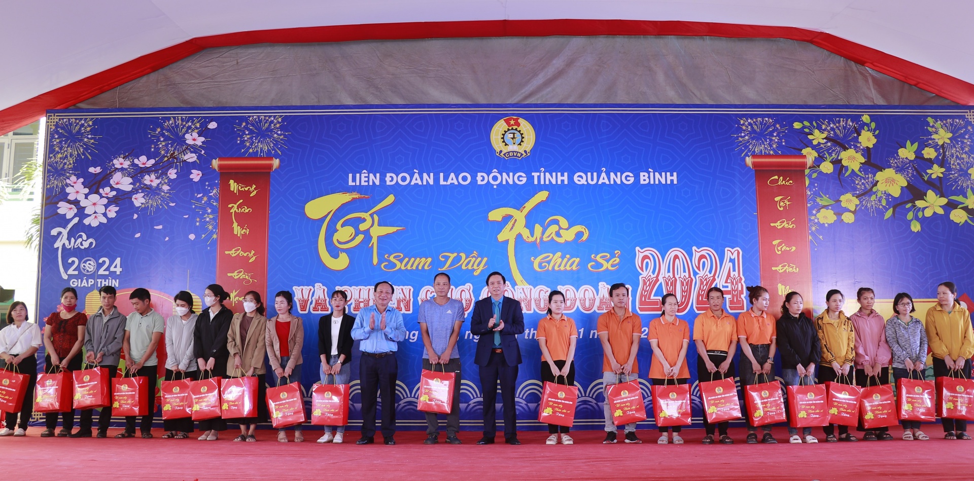 “Tết sum vầy - Xuân chia sẻ” đã đến với đoàn viên, người lao động tại Quảng Bình