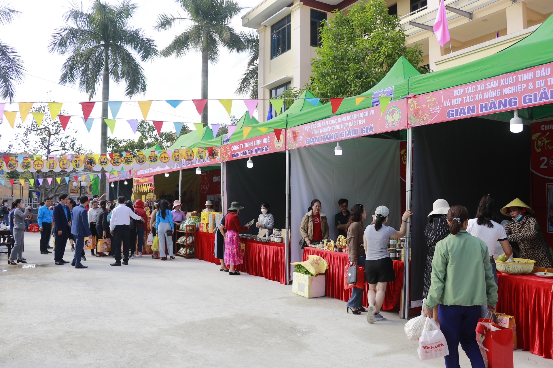 “Tết sum vầy - Xuân chia sẻ” đã đến với đoàn viên, người lao động tại Quảng Bình