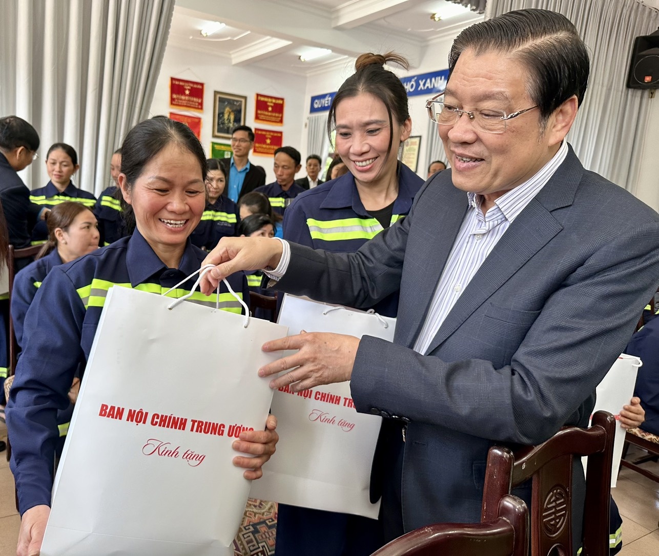 Nguồn động viên lớn từ những món quà Tết