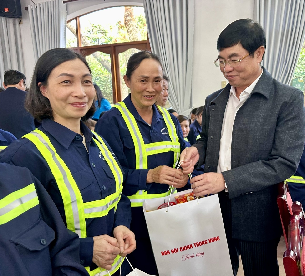 Nguồn động viên lớn từ những món quà Tết