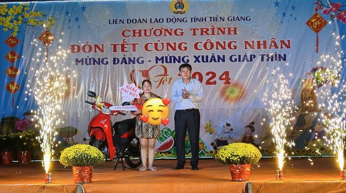 LĐLĐ Tiền Giang: Hơn 800 phần quà được trao trong chương trình “Đón Tết cùng CNLĐ” LĐLĐ Tiền Giang: Hơn 800 phần quà được trao trong chương trình “Đón Tết cùng CNLĐ”