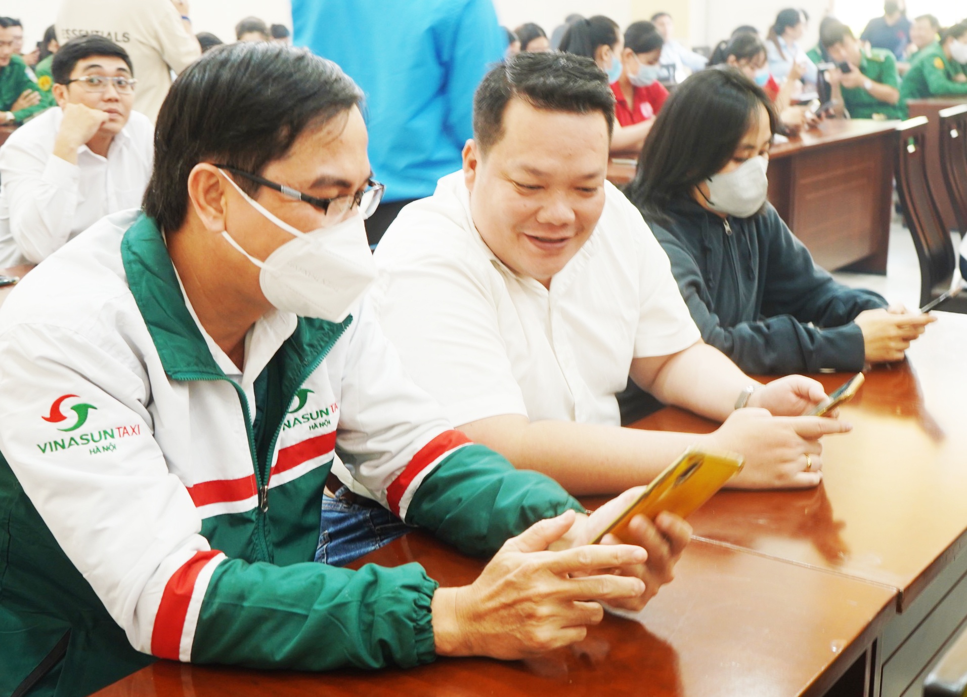 Nhiều tiện lợi khi công nhân mua sắm tại “Chợ Tết Công đoàn online” Nhiều tiện lợi khi công nhân mua sắm tại “Chợ Tết Công đoàn online”