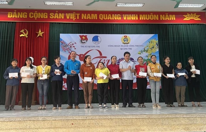 Quảng Trị: Công đoàn đi tìm công nhân mất việc để lo Tết