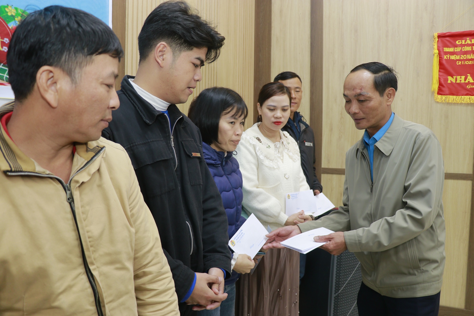 Quảng Trị: Công đoàn đi tìm công nhân mất việc để lo Tết