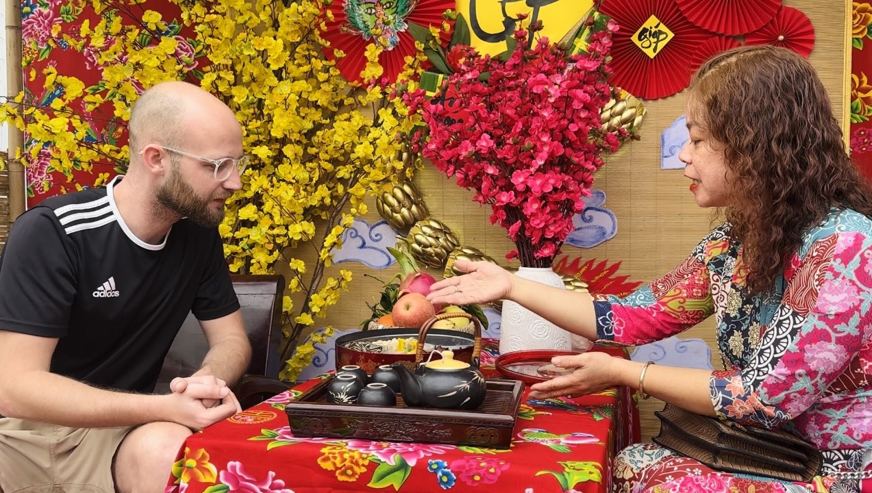 Du khách trải nghiệm không gian Tết cổ truyền do công đoàn tổ chức Du khách trải nghiệm không gian Tết cổ truyền do công đoàn tổ chức