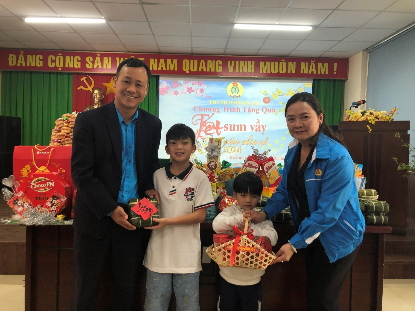 Tết sum vầy ấm tình đoàn viên, người lao động ở Lâm Đồng