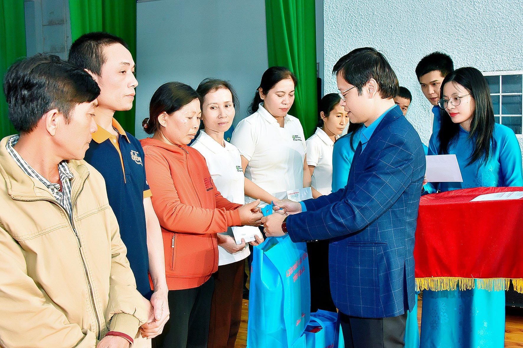 Công đoàn Gia Lai: Sôi nổi các hoạt động “Tết sum vầy - Xuân chia sẻ”