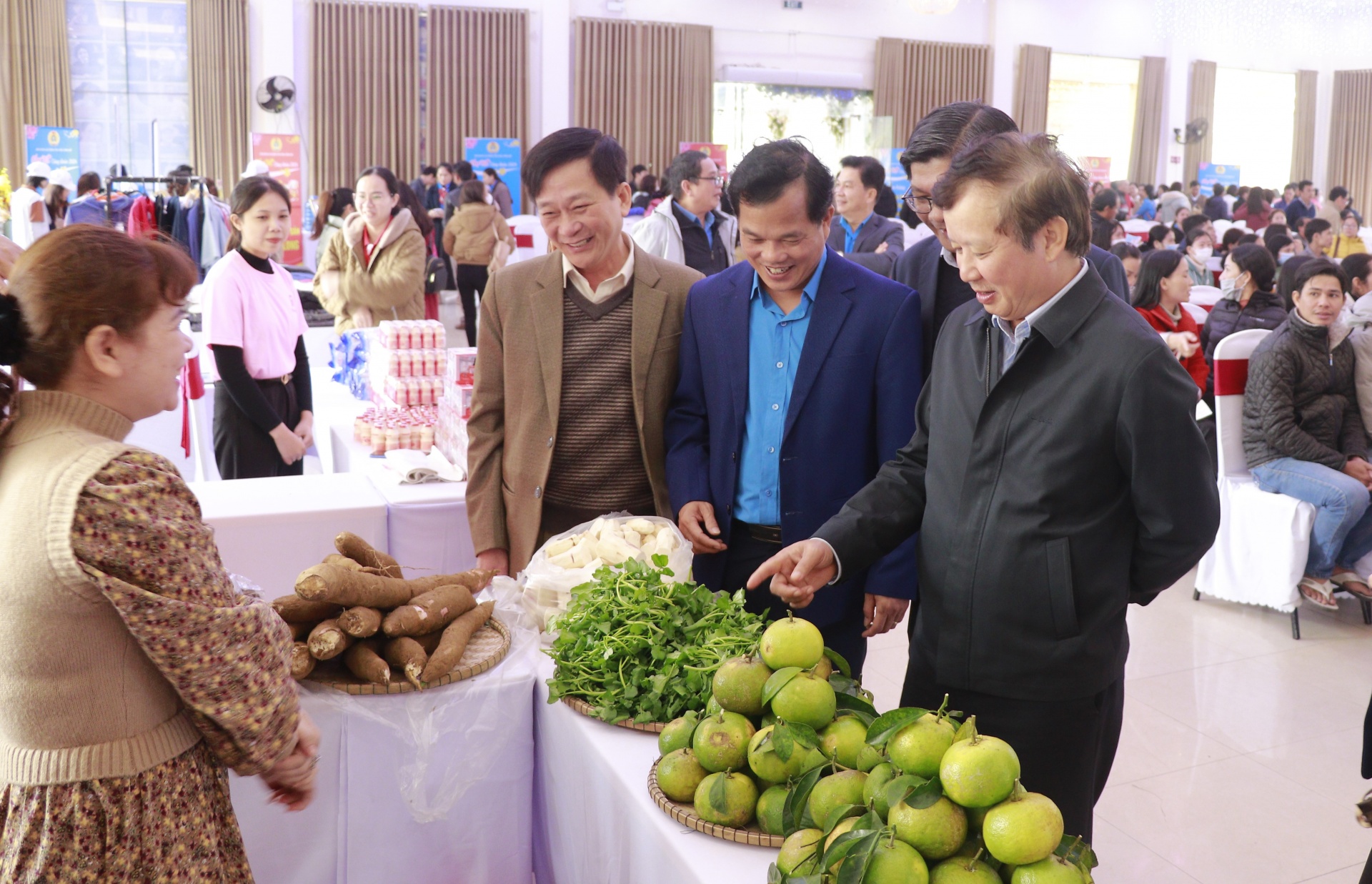 Mang nét văn hóa cổ truyền vào “Tết sum vầy”