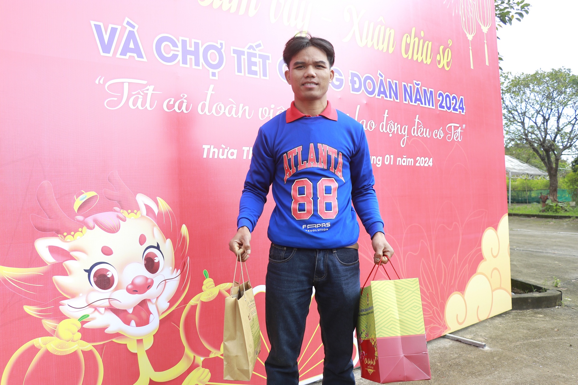 Lần đầu xuống phố của người đàn ông Cơ Tu