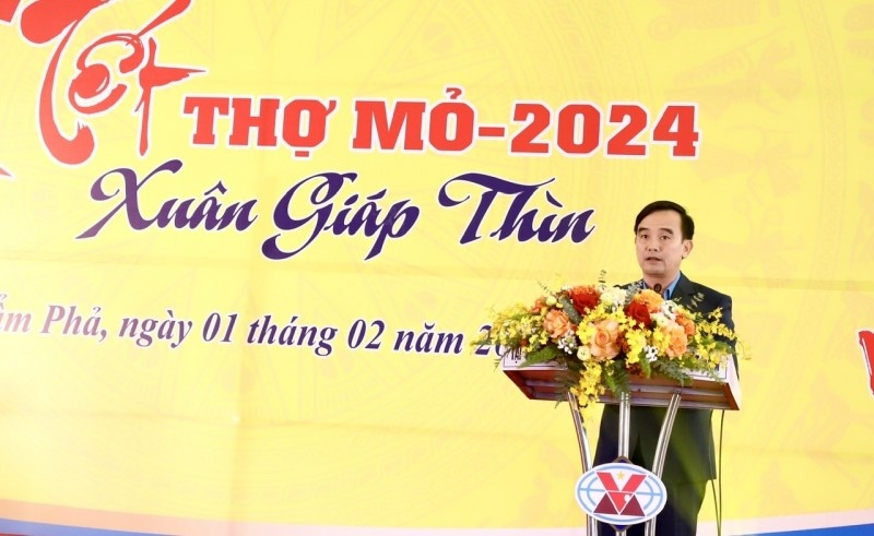Tết ấm áp, tươi vui cho thợ mỏ Tết ấm áp, tươi vui cho thợ mỏ