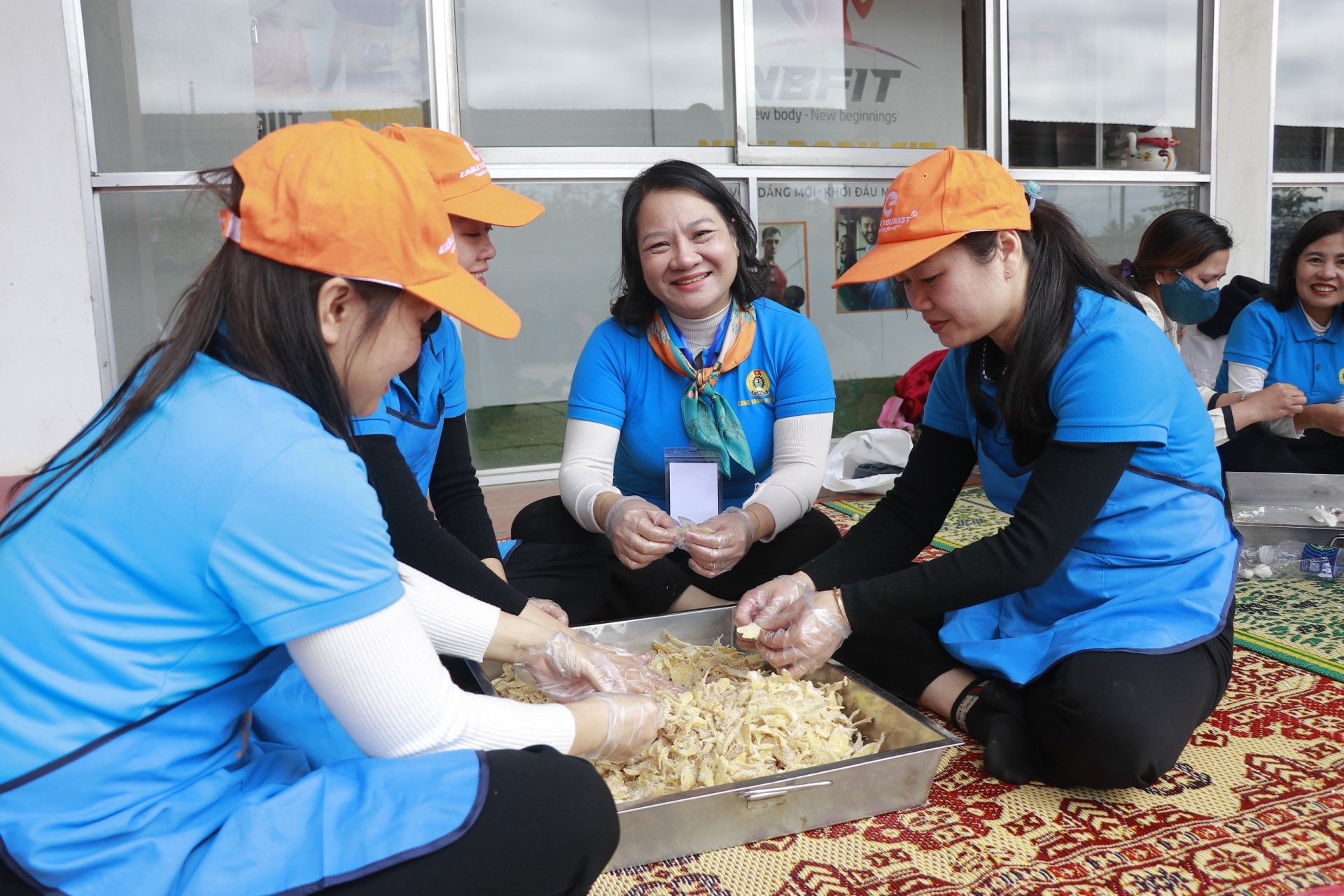 Mang nét văn hóa cổ truyền vào “Tết sum vầy”