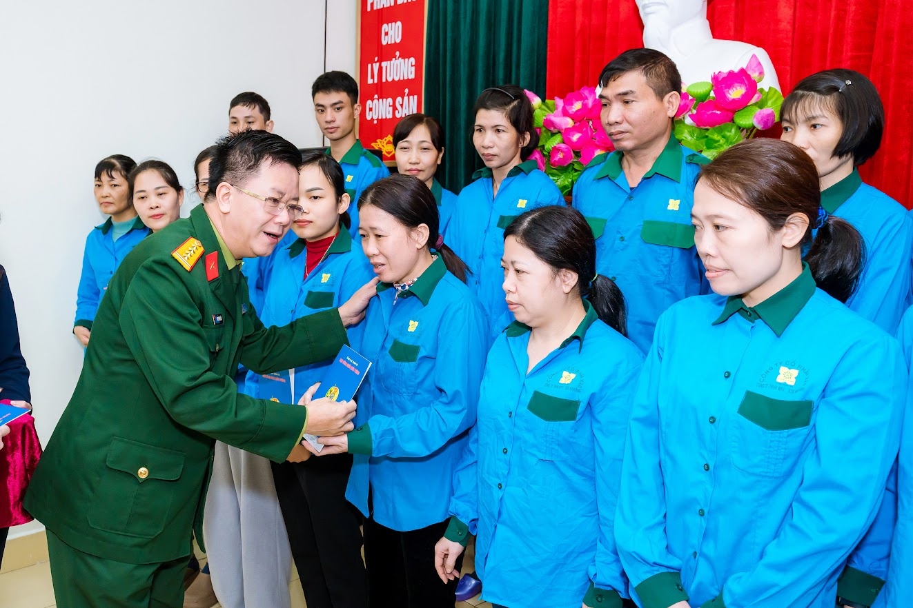 Chăm lo Tết, tạo động lực cho đoàn viên, người lao động