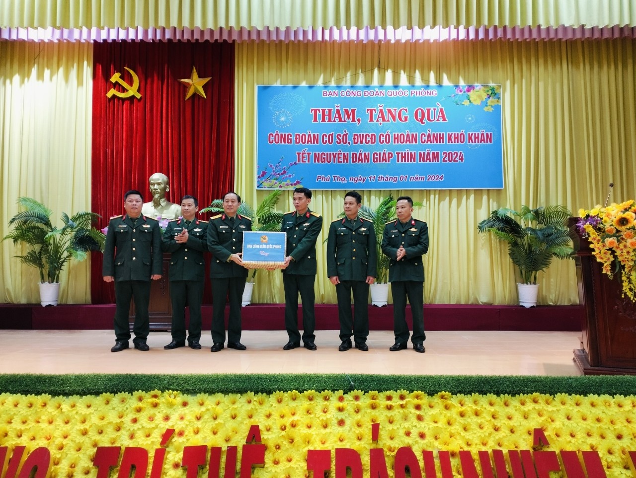 Chăm lo Tết, tạo động lực cho đoàn viên, người lao động