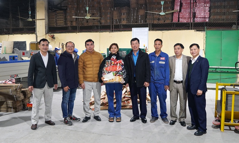 Đảm bảo người lao động được đón Tết vui vẻ, đầy đủ Đảm bảo người lao động được đón Tết vui vẻ, đầy đủ