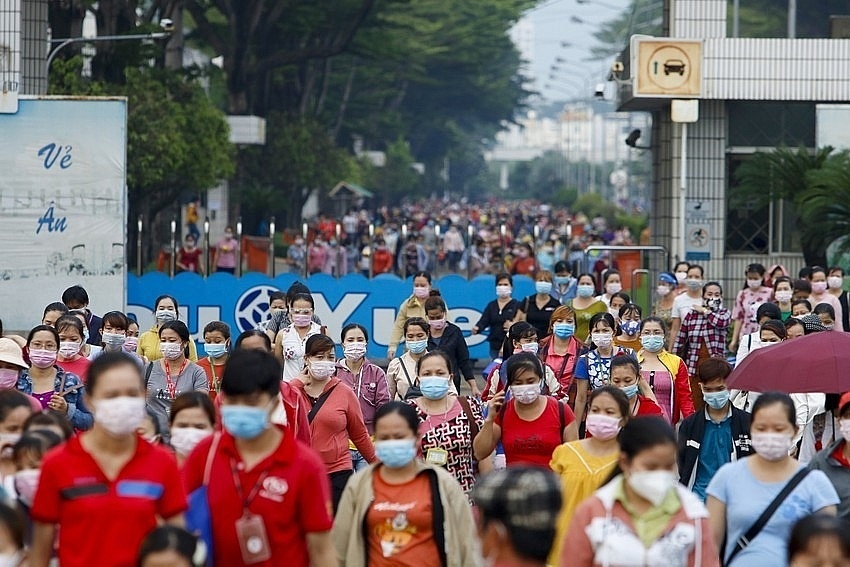 Qua ròng rã khó khăn sẽ vui ngày mới về… Qua ròng rã khó khăn sẽ vui ngày mới về…