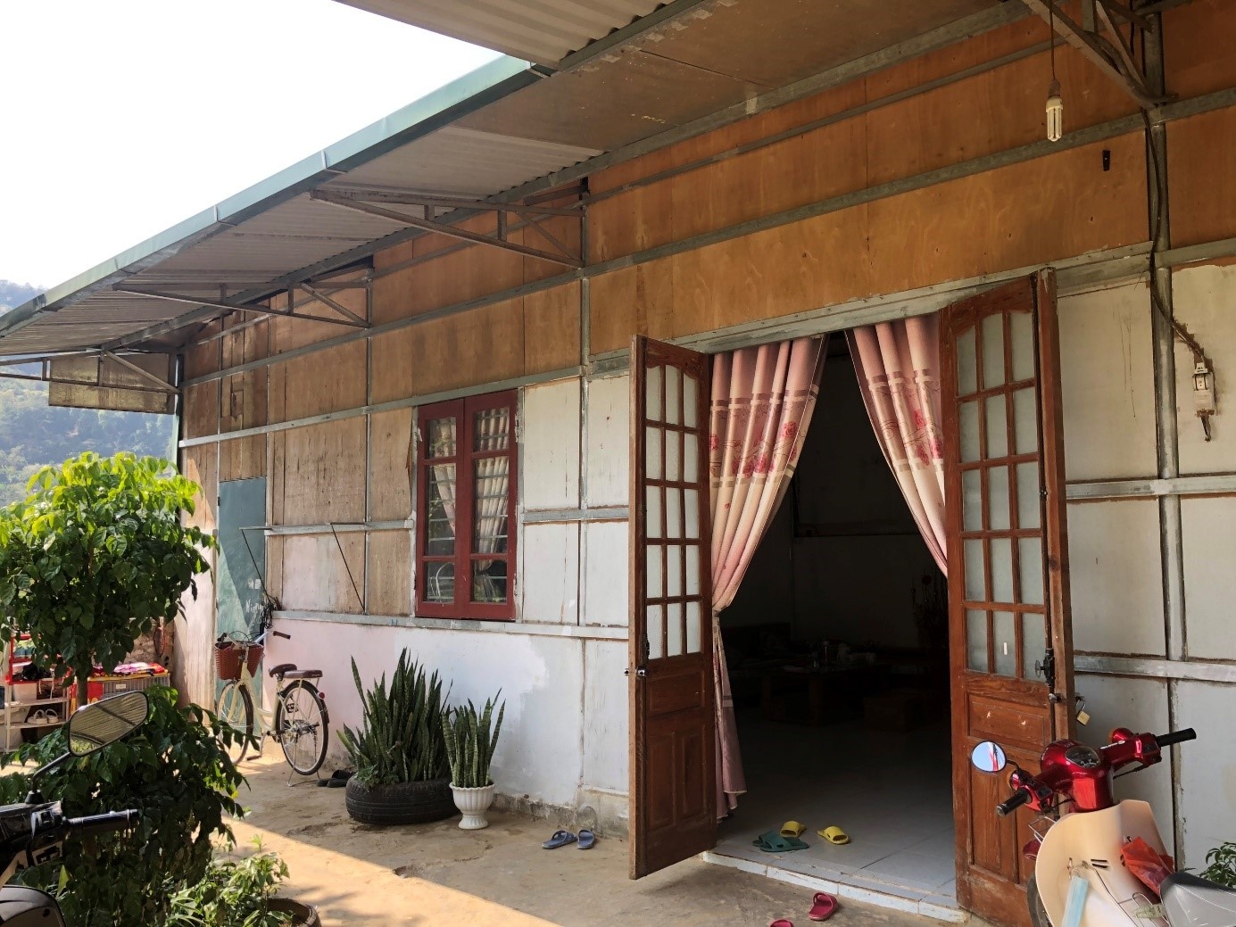 Khó khăn nhưng không tuyệt vọng, bi quan