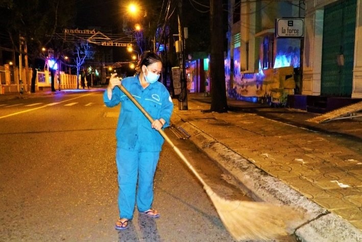 Những người đón giao thừa trên đường phố Những người đón giao thừa trên đường phố