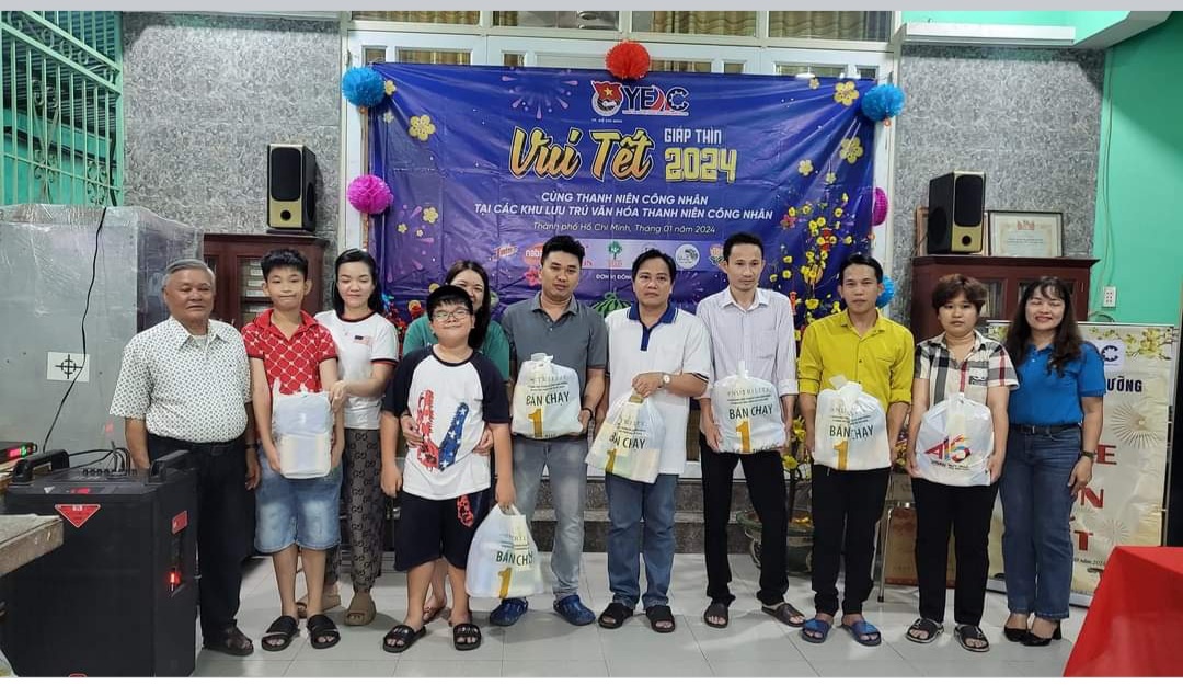 Chủ trọ nghĩa tình giúp công nhân ấm lòng ngày Tết đến Chủ trọ nghĩa tình giúp công nhân ấm lòng ngày Tết đến