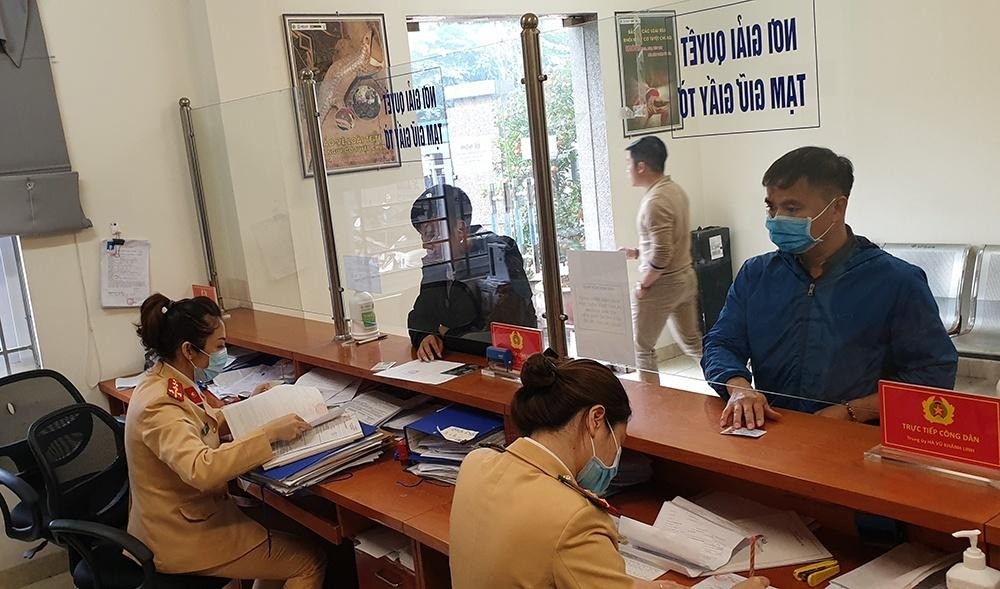 Đi nộp phạt nguội cần mang những gì?