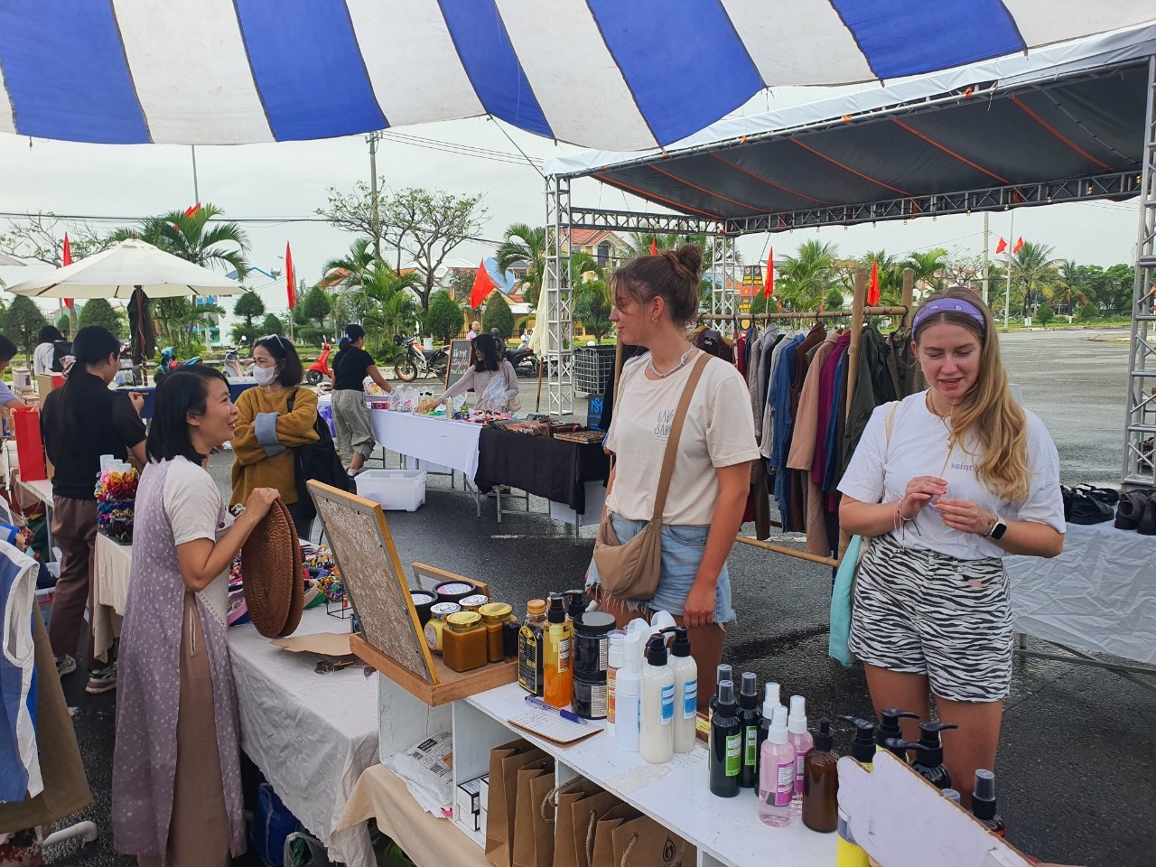 Trụ lại trong dịch, trở lại sau dịch Trụ lại trong dịch, trở lại sau dịch