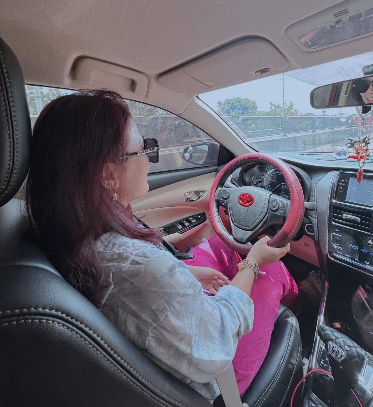 'Từ ngày mua Toyota Vios, mình đã chuyển từ du lịch bằng máy bay qua du lịch bằng ô tô tự lái'