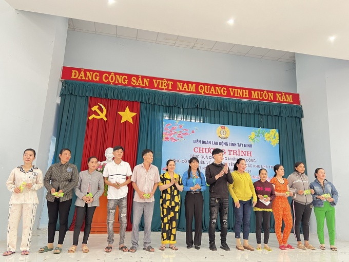 Tết bận rộn của cán bộ công đoàn