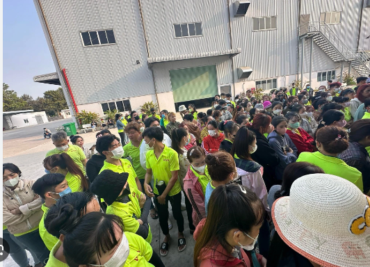 Vụ ngừng việc ở Bình Dương: Hơn 100 công nhân nộp đơn xin nghỉ việc Vụ ngừng việc ở Bình Dương: Hơn 100 công nhân nộp đơn xin nghỉ việc