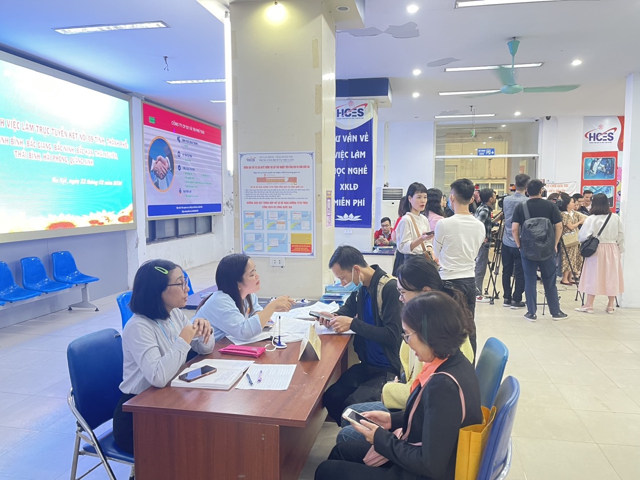 Hơn 44 nghìn chỉ tiêu việc làm tại phiên giao dịch đầu xuân Hơn 44 nghìn chỉ tiêu việc làm tại phiên giao dịch đầu xuân