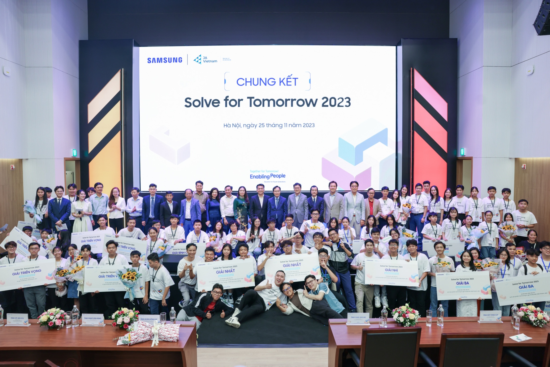 Solve for Tomorrow kiến tạo cộng đồng những nhà sáng tạo trẻ