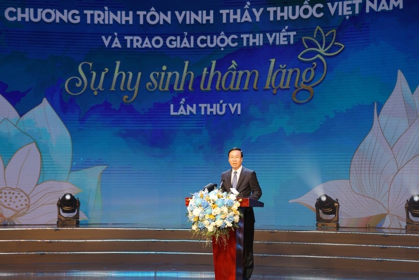 undefined Tạp chí Lao động và Công đoàn đoạt giải Ba cuộc thi viết ''Sự hy sinh thầm lặng”