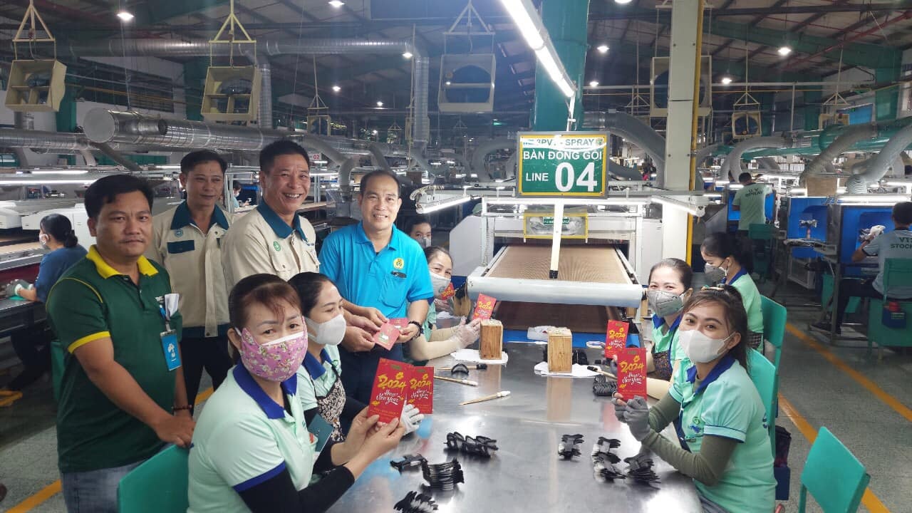 Ngăn ngừa ngừng việc tập thể: Tăng cường trao đổi thông tin và đối thoại với công nhân Ngăn ngừa ngừng việc tập thể: Tăng cường trao đổi thông tin và đối thoại với công nhân