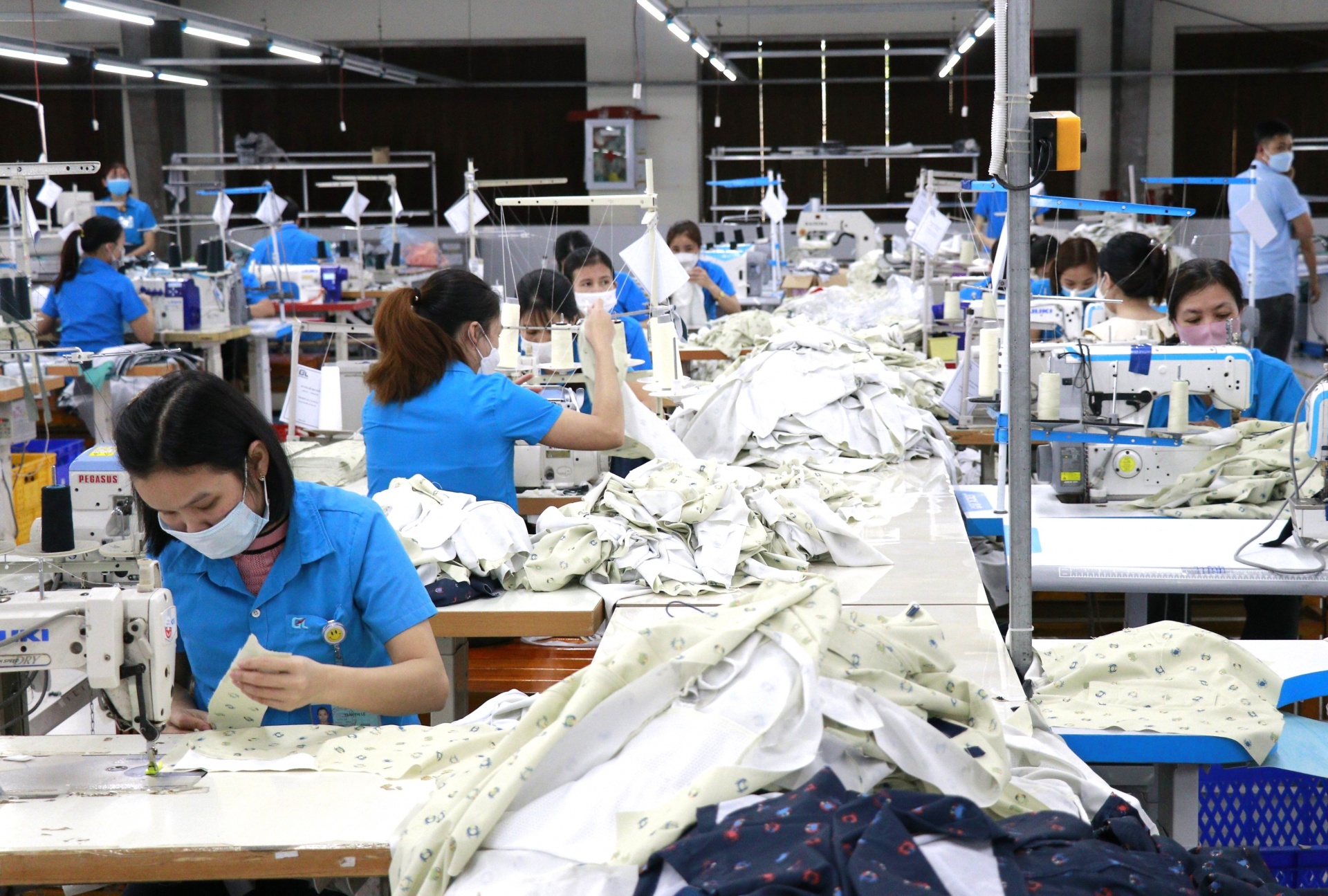 Đơn hàng ổn định, doanh nghiệp may ở Quảng trị tuyển nhiều lao động