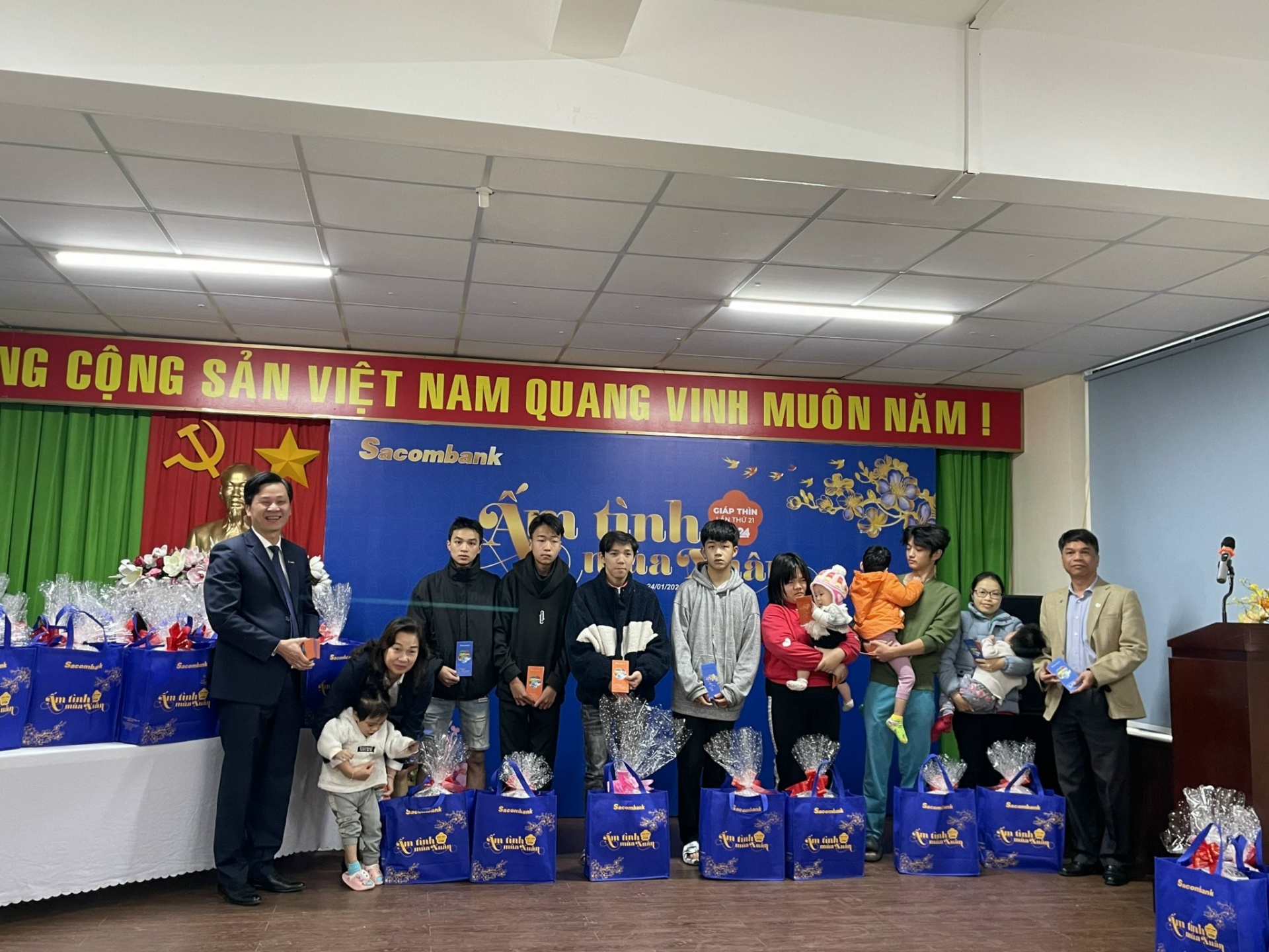 “Bảo mẫu” của những mảnh đời bất hạnh “Bảo mẫu” của những mảnh đời bất hạnh