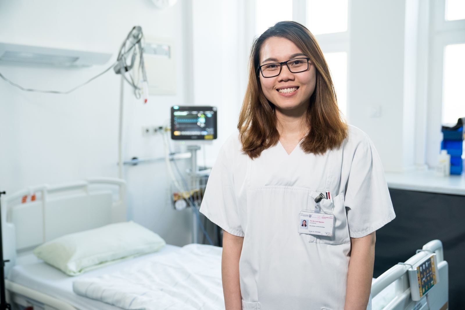 Tuyển 120 điều dưỡng viên học tập và làm việc tại CHLB Đức Tuyển 120 điều dưỡng viên học tập và làm việc tại CHLB Đức