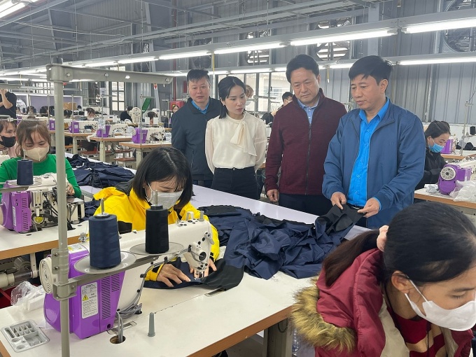 Hiểu điều công nhân nói và nói cho công nhân hiểu