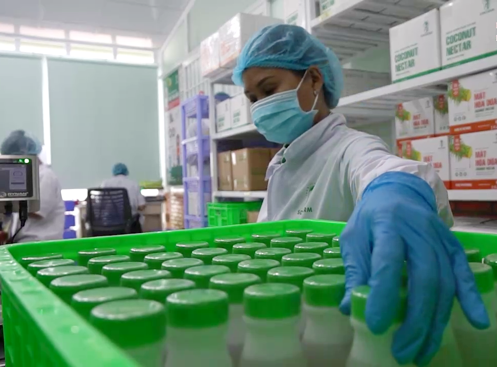 Cô gái Khmer với hành trình “làm hoa rót mật cho đời” Cô gái Khmer với hành trình “làm hoa rót mật cho đời”