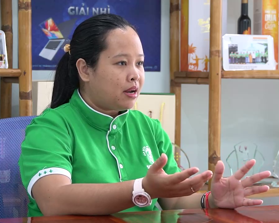 Cô gái Khmer với hành trình “làm hoa rót mật cho đời” Cô gái Khmer với hành trình “làm hoa rót mật cho đời”