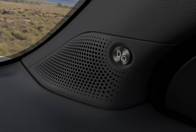 Ford Everest Platinum 2024 ra mắt tại Thái Lan