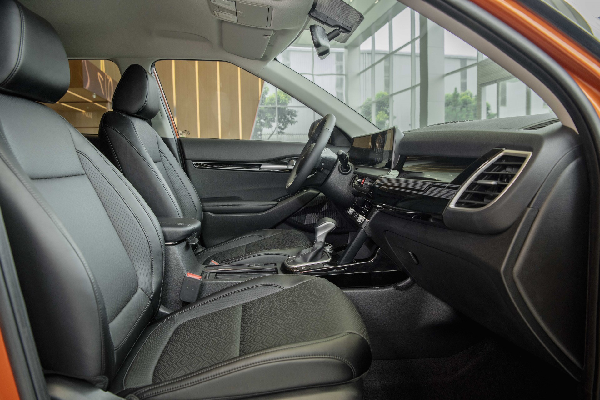 Kia Seltos giá 599 triệu đồng: giảm để cạnh tranh Mitsubishi Xforce, Hyundai Creta