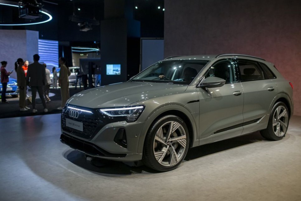 Xe điện Audi Q8 e-tron 2024 sắp ra mắt Việt Nam với giá dự kiến 3,8 tỷ đồng