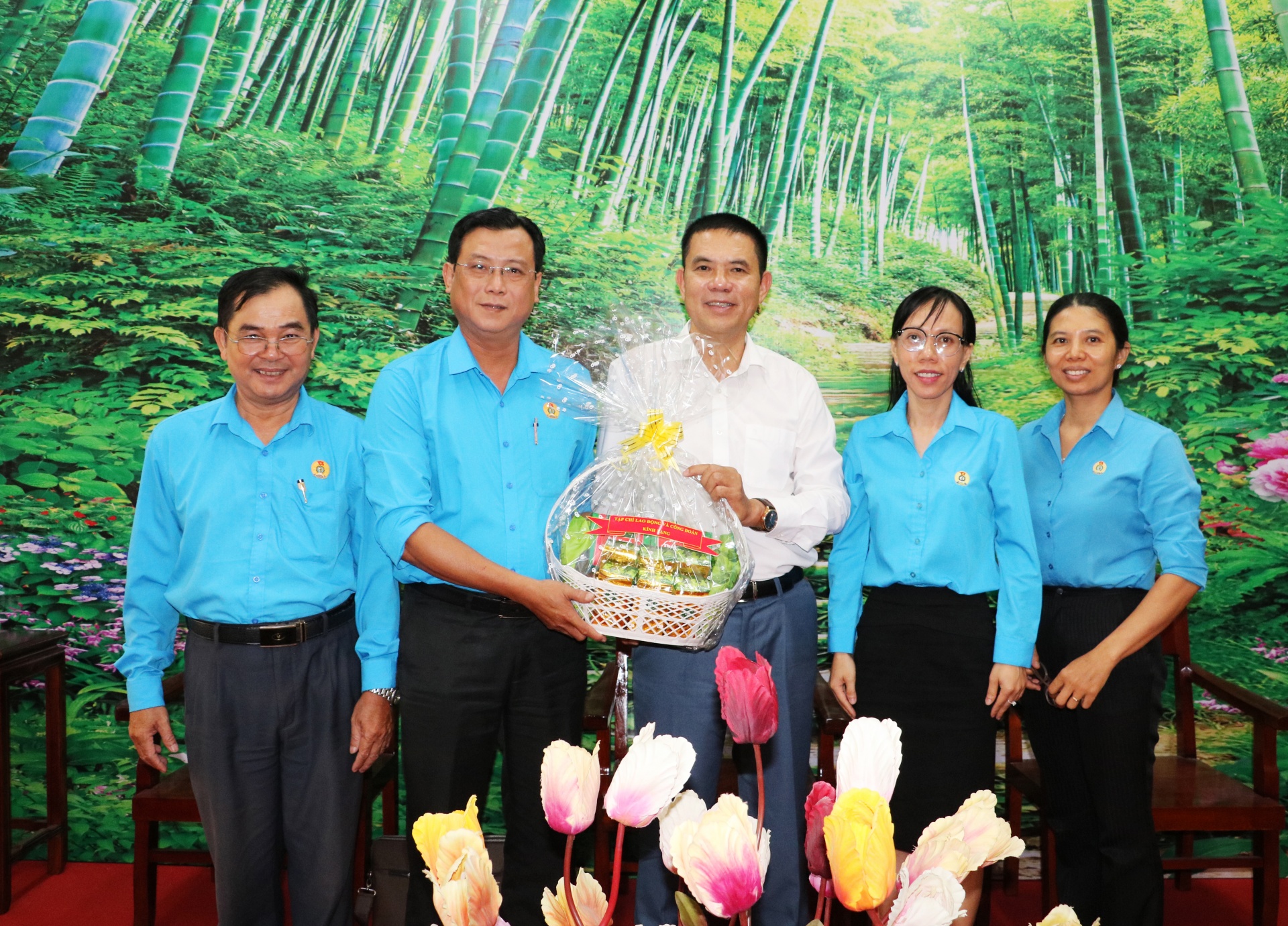 An Giang: Quyết liệt đẩy lùi nạn “tín dụng đen” trong công nhân lao động An Giang: Quyết liệt đẩy lùi nạn “tín dụng đen” trong công nhân lao động