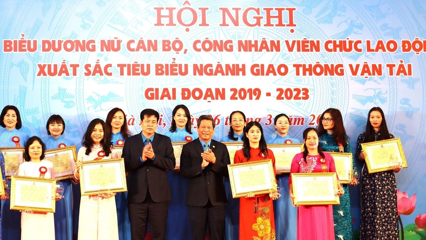 Tôn vinh 80 nữ đoàn viên xuất sắc ngành Giao thông vận tải