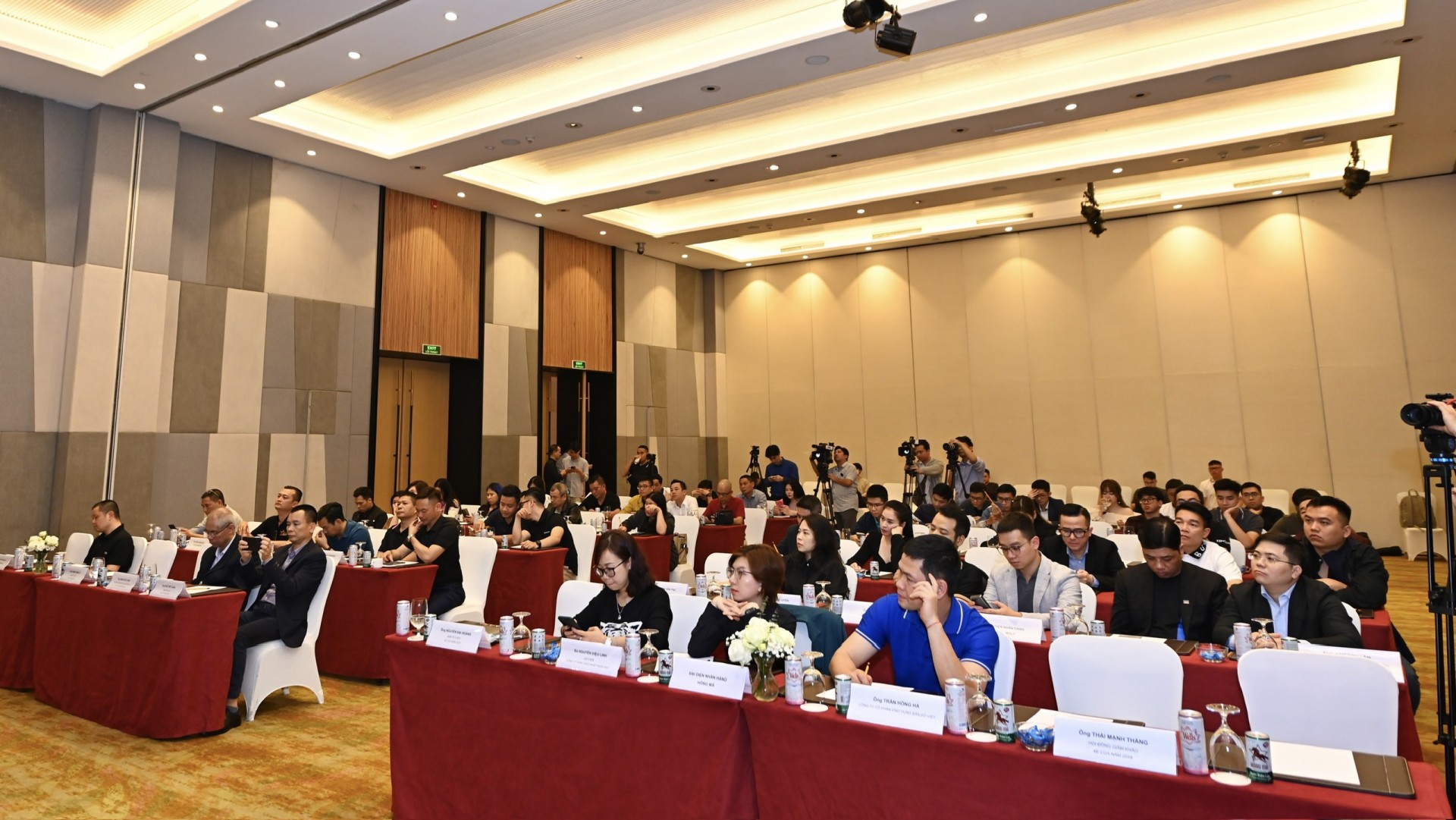 Hỏi đáp XE CỦA NĂM 2024 Hỏi đáp XE CỦA NĂM 2024