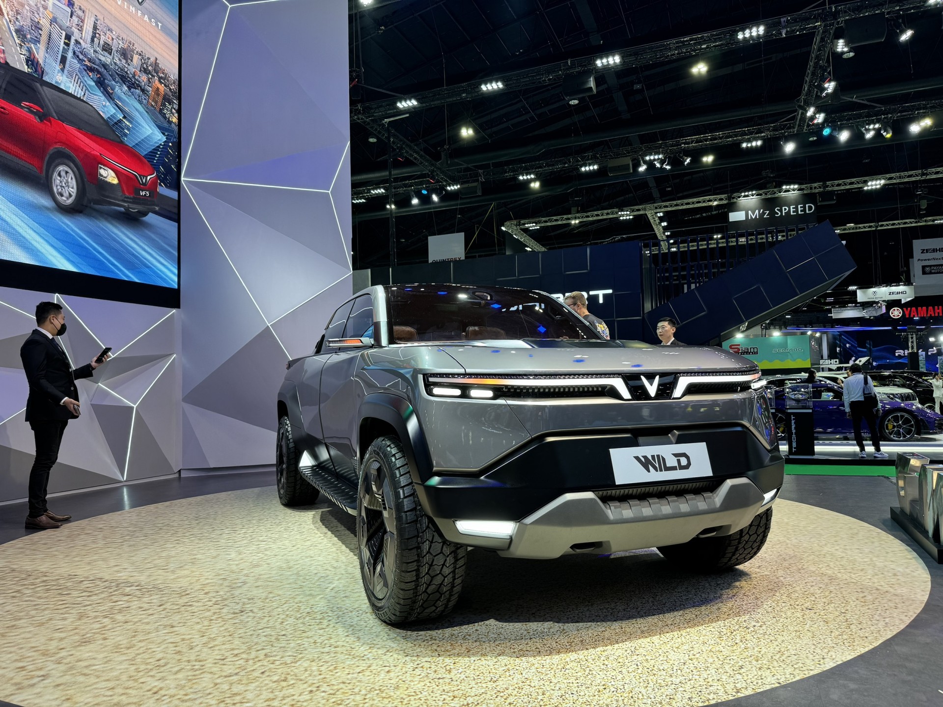 Người Thái nói về xe điện VinFast ra sao khi tận mắt xem dàn xe trưng bày tại Bangkok? Người Thái nói về xe điện VinFast ra sao khi tận mắt xem dàn xe trưng bày tại Bangkok?