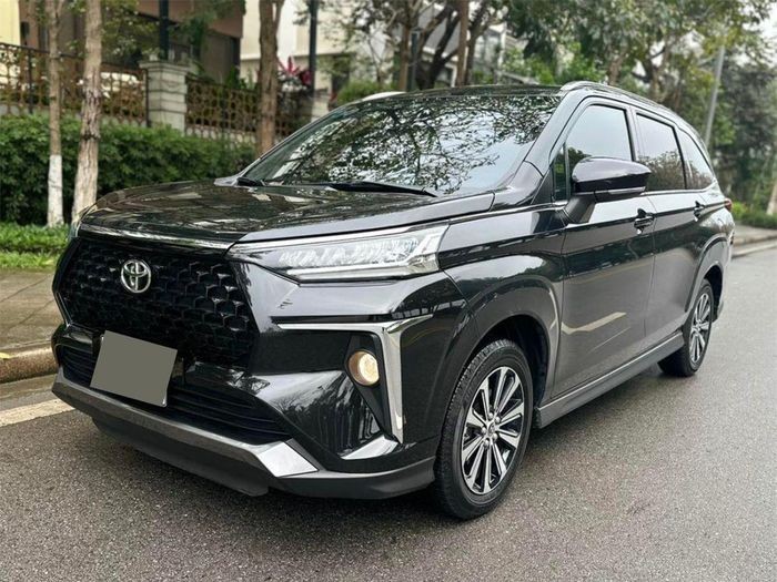 Toyota Veloz Cross rớt giá 150 triệu sau 1 năm lăn bánh