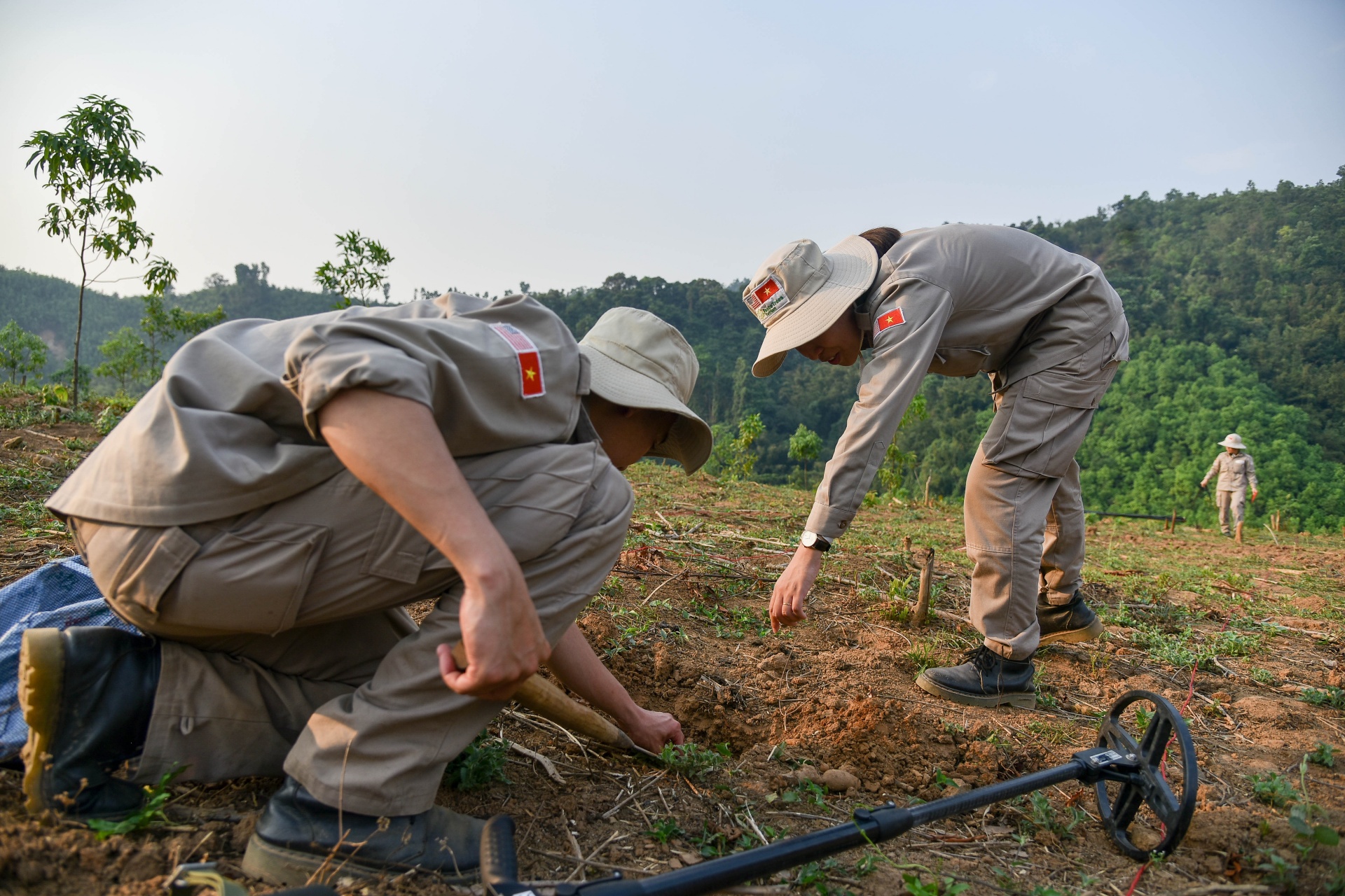 Những người hồi sinh “vùng đất chết”