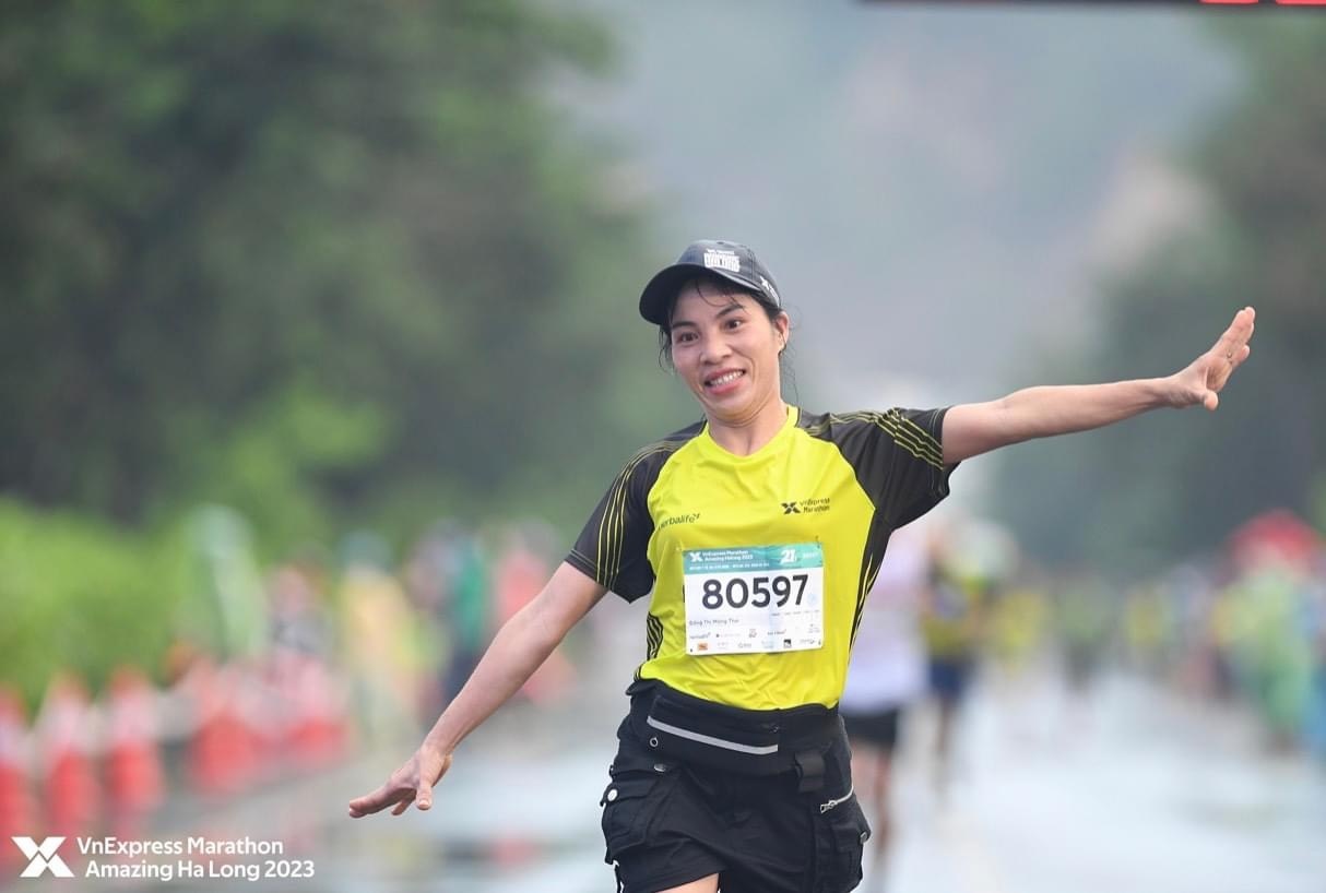 Nữ đảng viên từ chối làm tổ trưởng để là… công nhân may Nữ đảng viên từ chối làm tổ trưởng để là… công nhân may