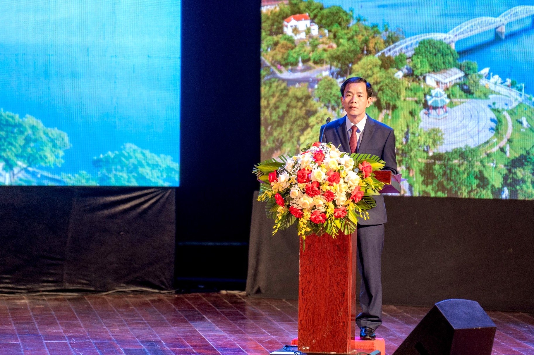 Phát triển Thừa Thiên Huế cần đào tạo nhân lực chất lượng cao, bồi dưỡng nhân tài Phát triển Thừa Thiên Huế cần đào tạo nhân lực chất lượng cao, bồi dưỡng nhân tài